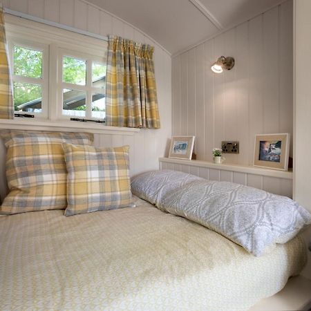 The Heron Shepherds Hut At Lyth Valley Brigsteer Eksteriør bilde